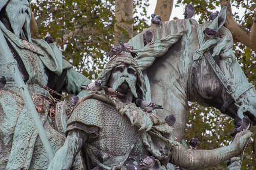 Paris Charlamagne Statue